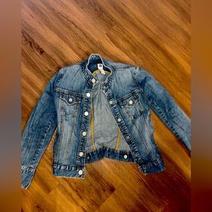 GAP size small Jean jacket super cute rustic looking in new condition